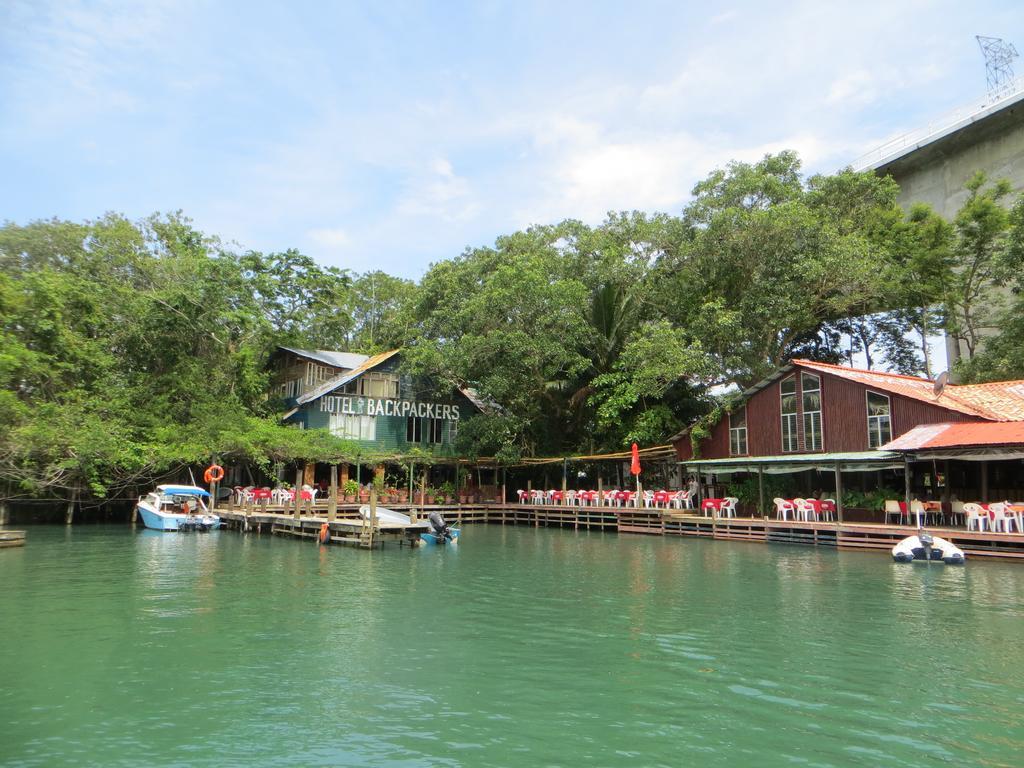 Hotel Y Restaurante Backpackers Rio Dulce Exterior photo