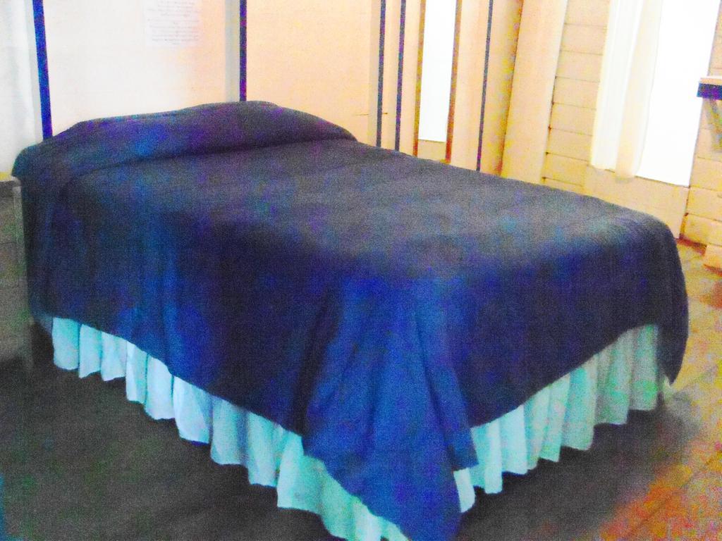 Hotel Y Restaurante Backpackers Rio Dulce Room photo