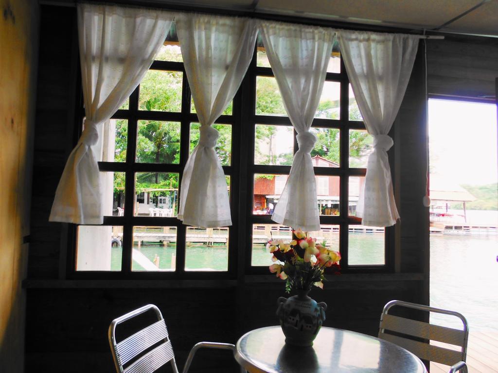 Hotel Y Restaurante Backpackers Rio Dulce Room photo